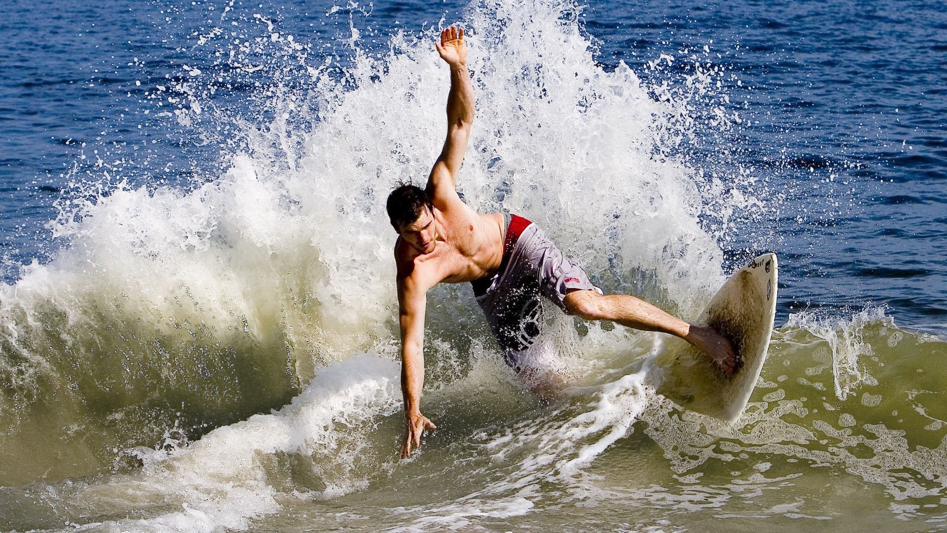 kaiyun体育app-莱万刷新纪录，德甲斯坦第一人表现抢眼，莱万德国国家队